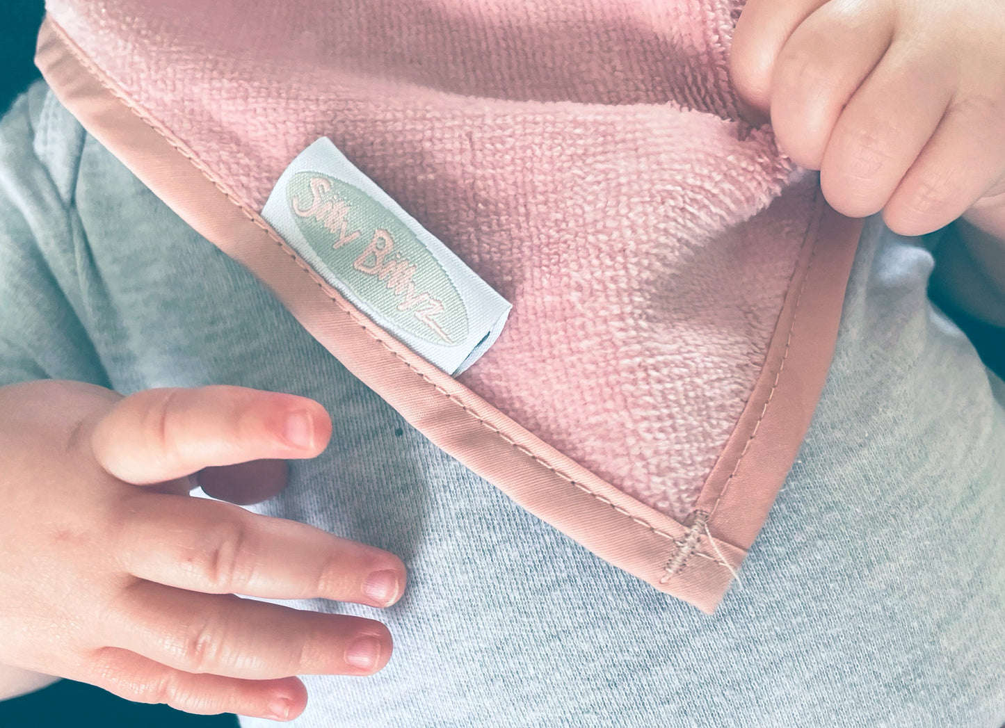 Bandana Bib - antique pink